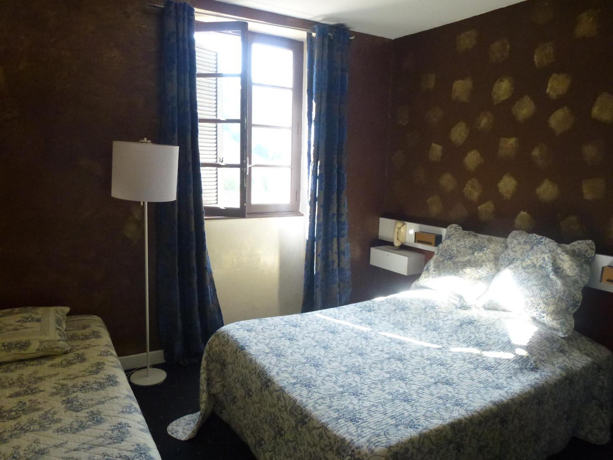 Hotel Restaurant Le Pain De Sucre Monistrol-d'Allier Bilik gambar